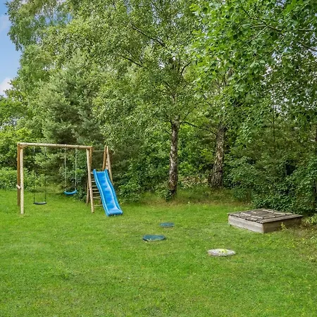 3 Bedroom Stunning Home In Glesborg *