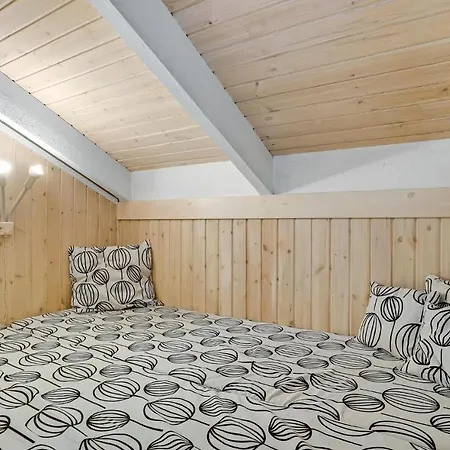 3 Bedroom Stunning In Glesborg * Fjellerup Strand