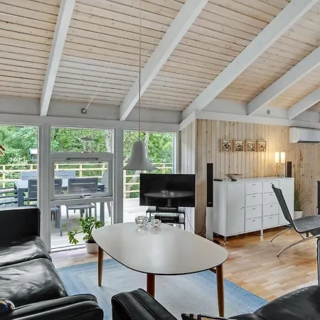בית נופש 3 Bedroom Stunning Home In Glesborg